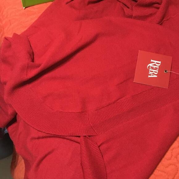 NWT Reba Large Red Turtleneck Sweater Ribbed Side Hem & Cowell Neck Side Slits - Picture 4 of 6